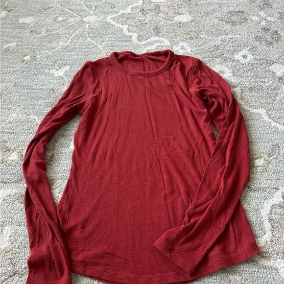 lululemon hold tight long sleeve size 6 Cayenne - Picture 2 of 3
